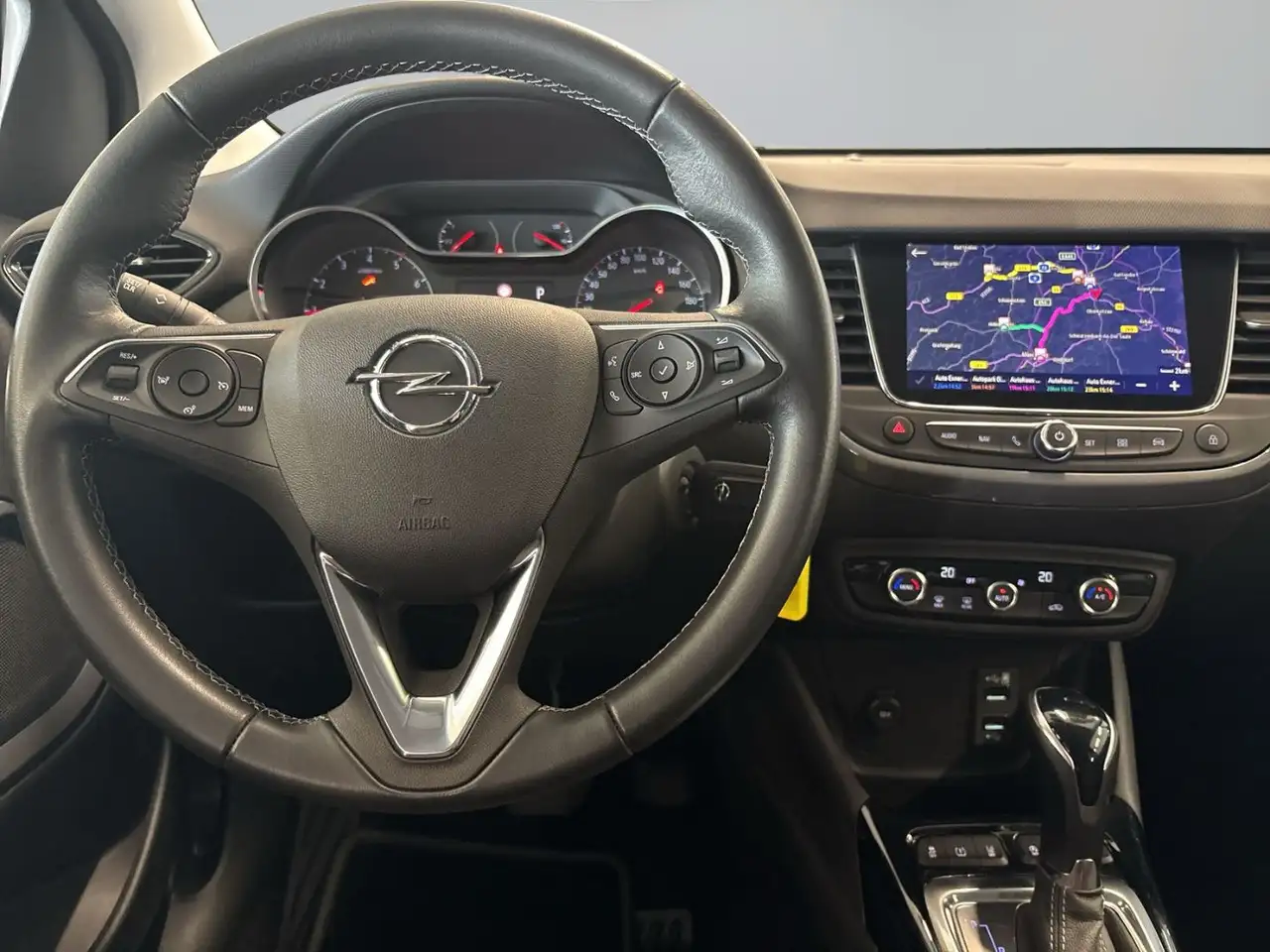 Opel Crossland 1.2 Turbo ELEGANCE LED+Navi+2xKlima+LM — Galería del vehículo 15