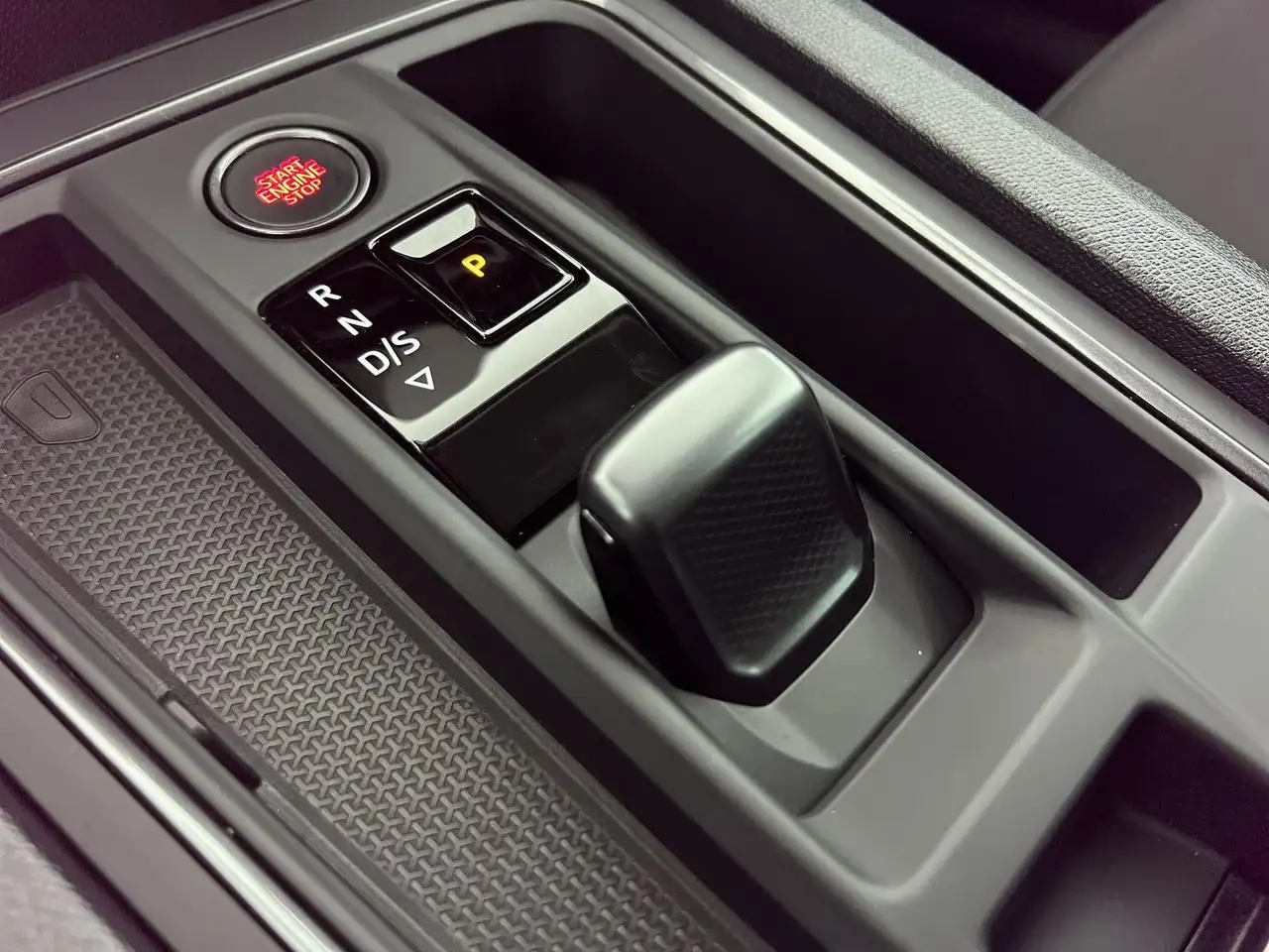 CUPRA Formentor Basis 1.5 TSI*PDC*ACC*SHZ*uvm — Vehicle gallery 13