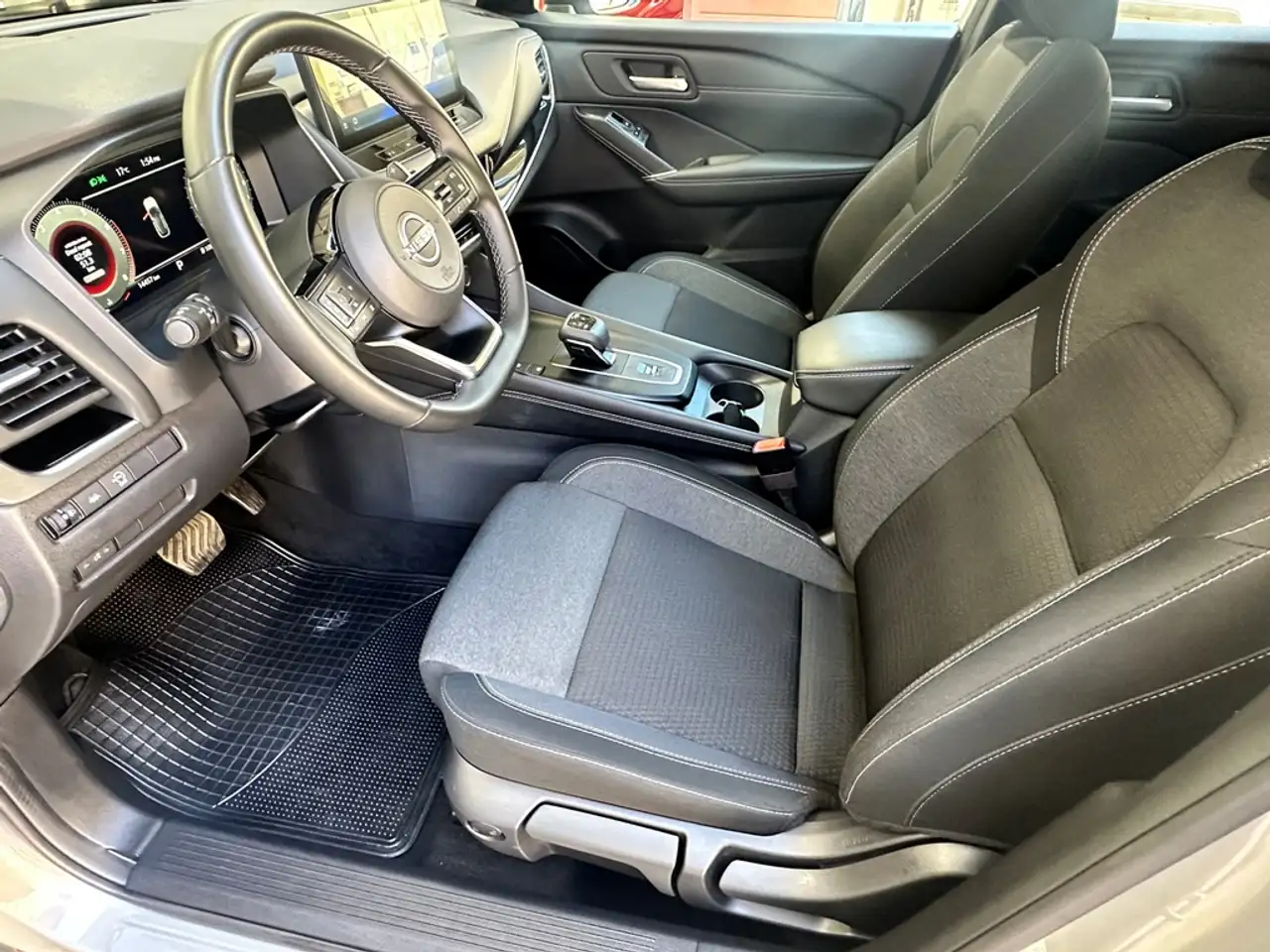 Nissan Qashqai 1.3 DIG-T mHEV 12V N-Connecta 4x2 Aut. 117kW — Vehicle gallery 11