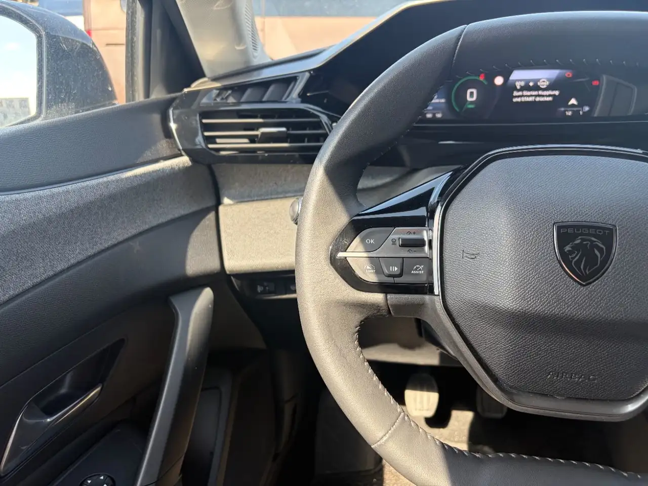 Peugeot 308 1.2 PureTech 130 SW Allure Pack ACC KeyLess — Vehicle gallery 17