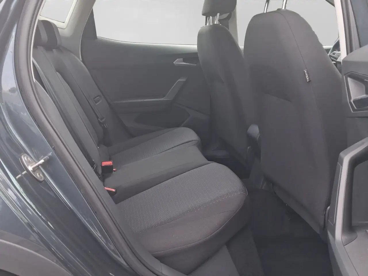 SEAT Arona 1.0 TSI DSG STYLE KAMERA LED PARKLENK — Galería del vehículo 6