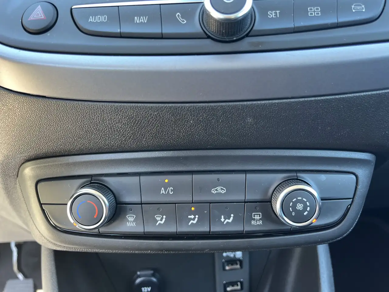 Opel Crossland 1.2 Turbo Enjoy LED+Navi+Fernlichtass. — معرض صور السيارة 20