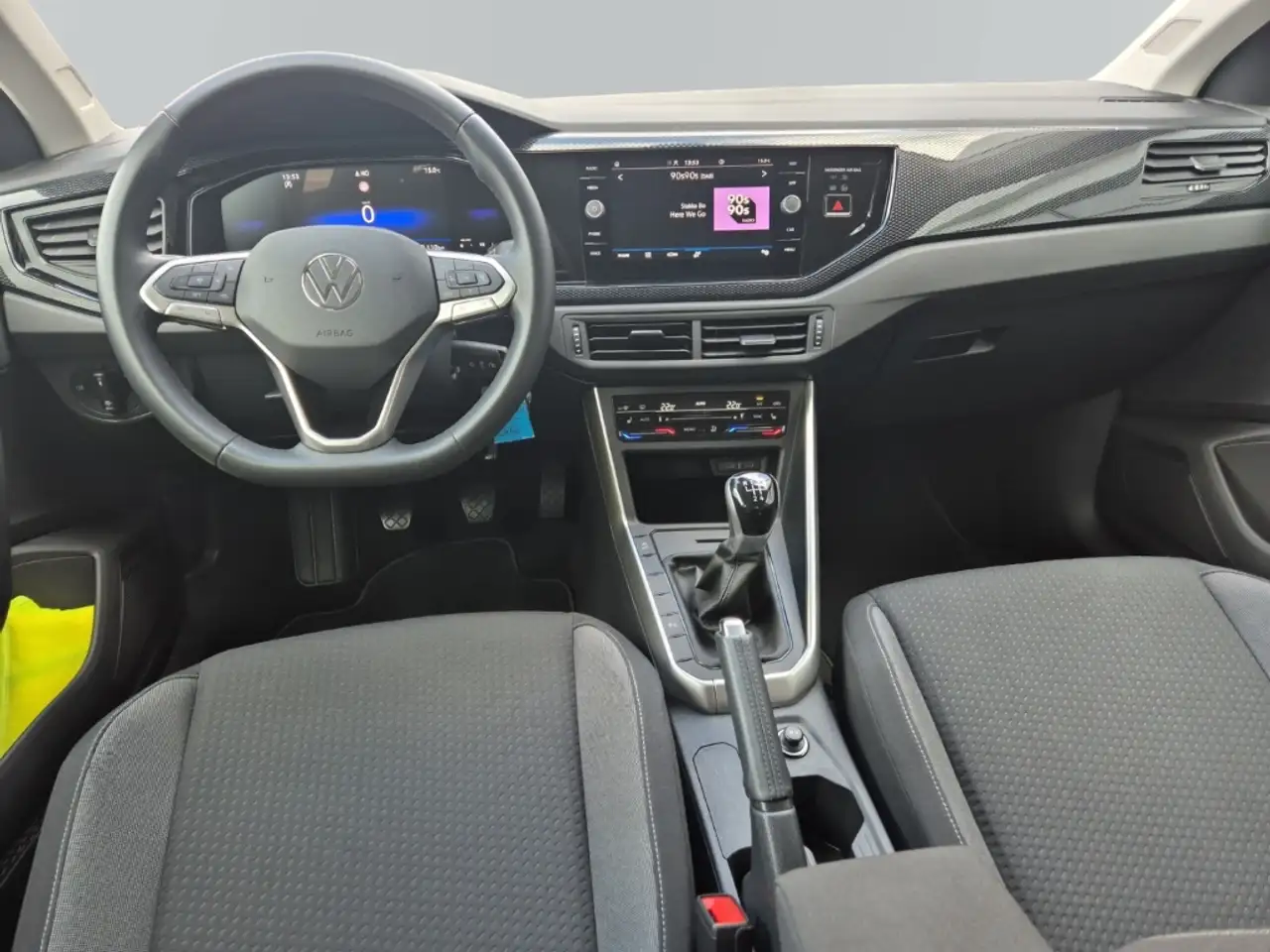 Volkswagen Polo 1,0 TSi Life IQDrive Navi Allwetter SHZ ACC — Galería del vehículo 13