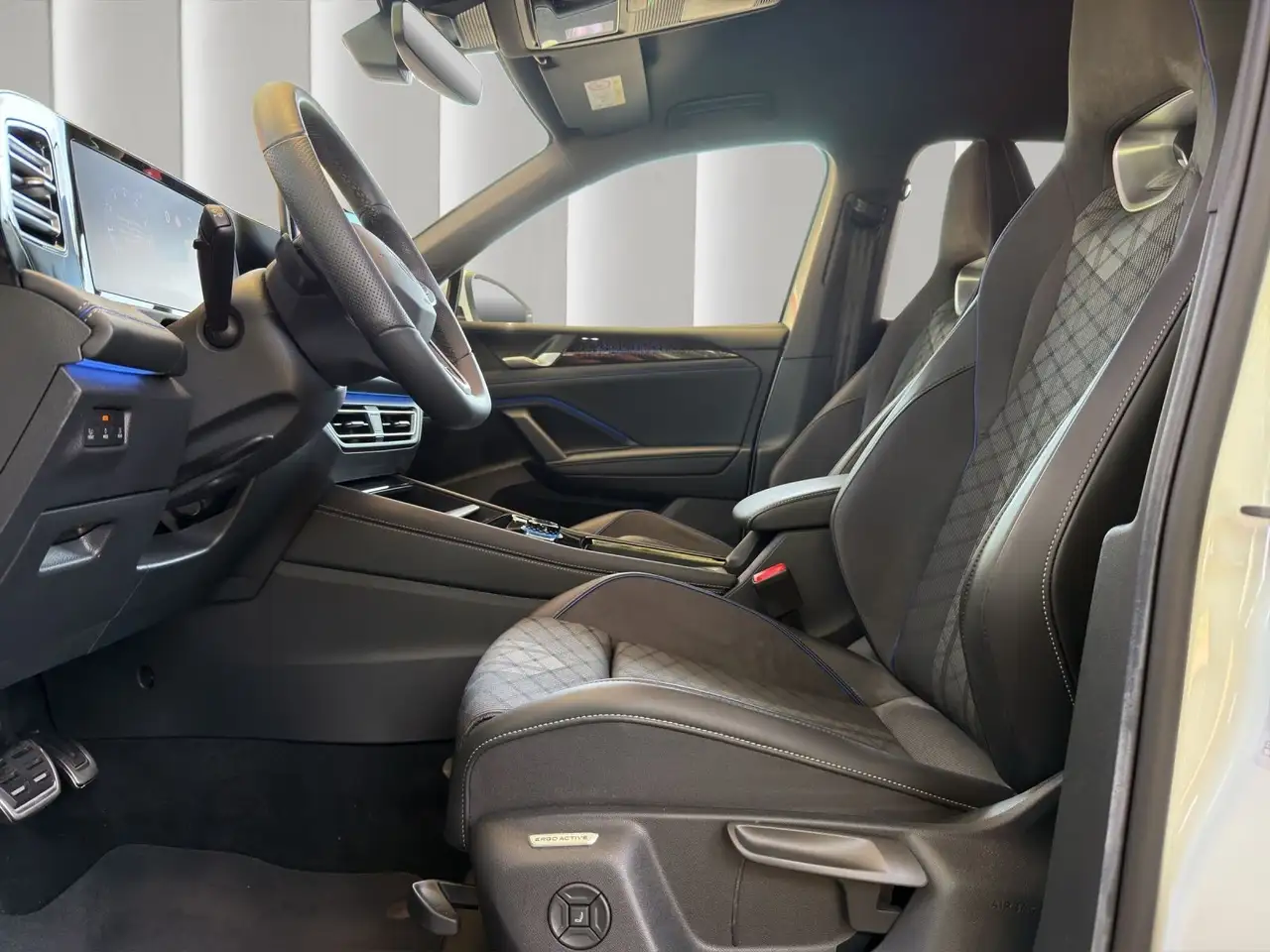 Volkswagen Tiguan 1.5 eTSI 110 kW R-Line*Garantie*Finanz* — معرض صور السيارة 10