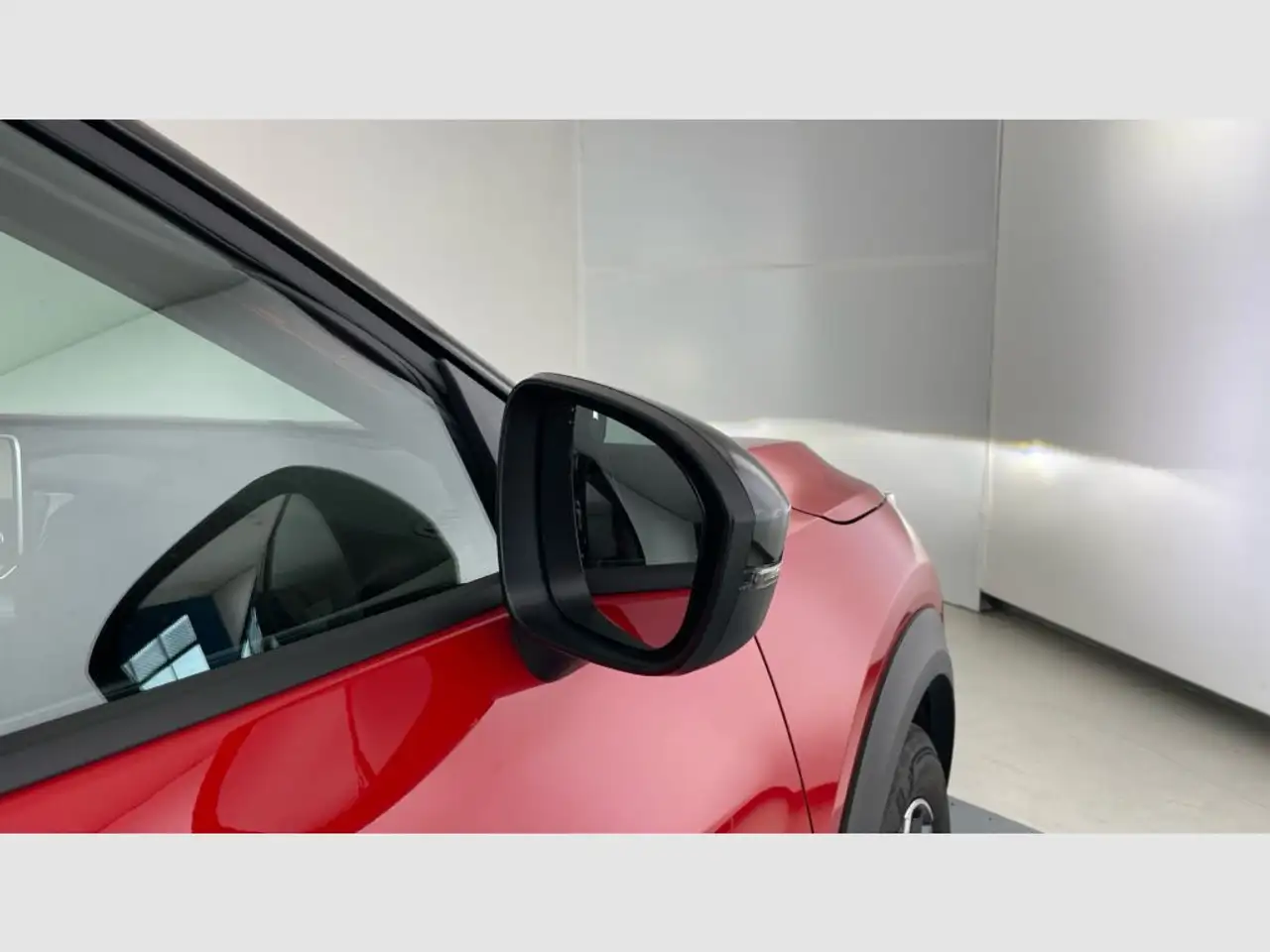 Nissan Juke DIG-T 84 kW (114 CV) 6M/T Acenta — Vehicle gallery 33