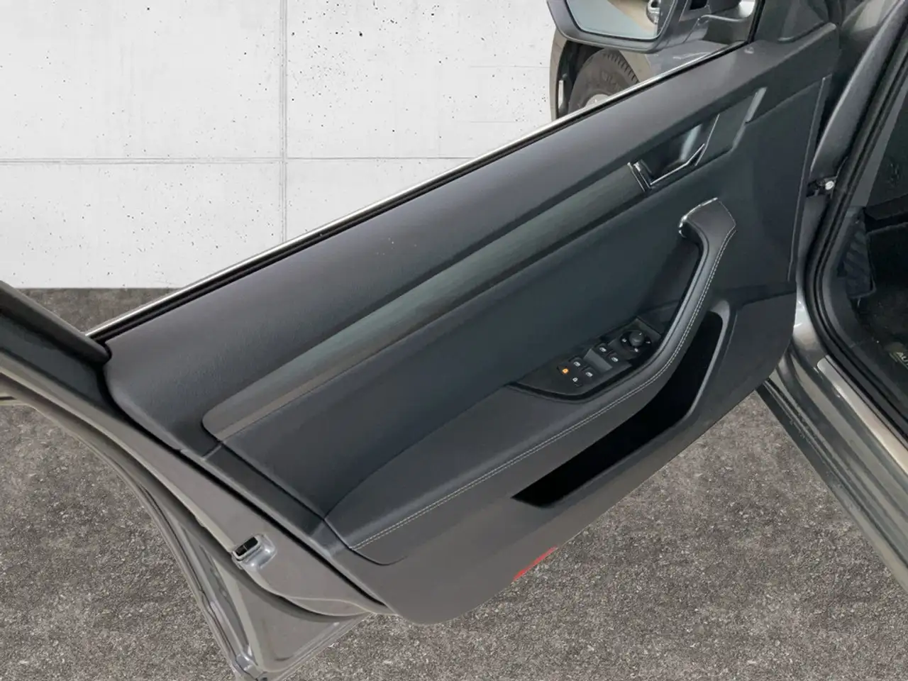 Skoda Superb Combi 1.5 TSI Style SHZ ACC MATRIX-LED — Vehicle gallery 17