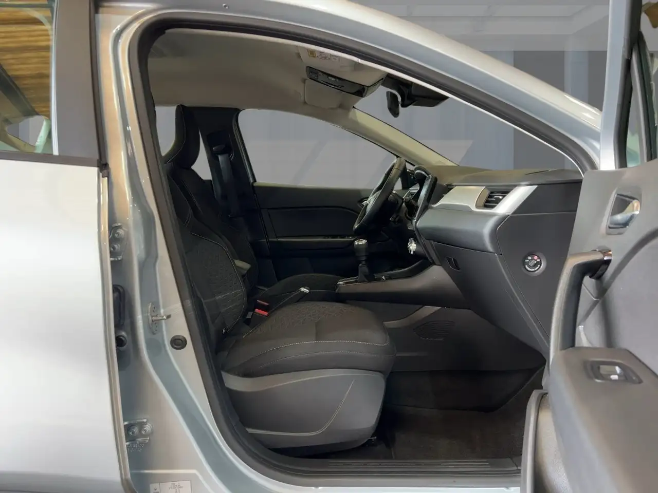 Renault Captur EQUILIBRE TCe 90 SITZHEIZUNG — معرض صور السيارة 8
