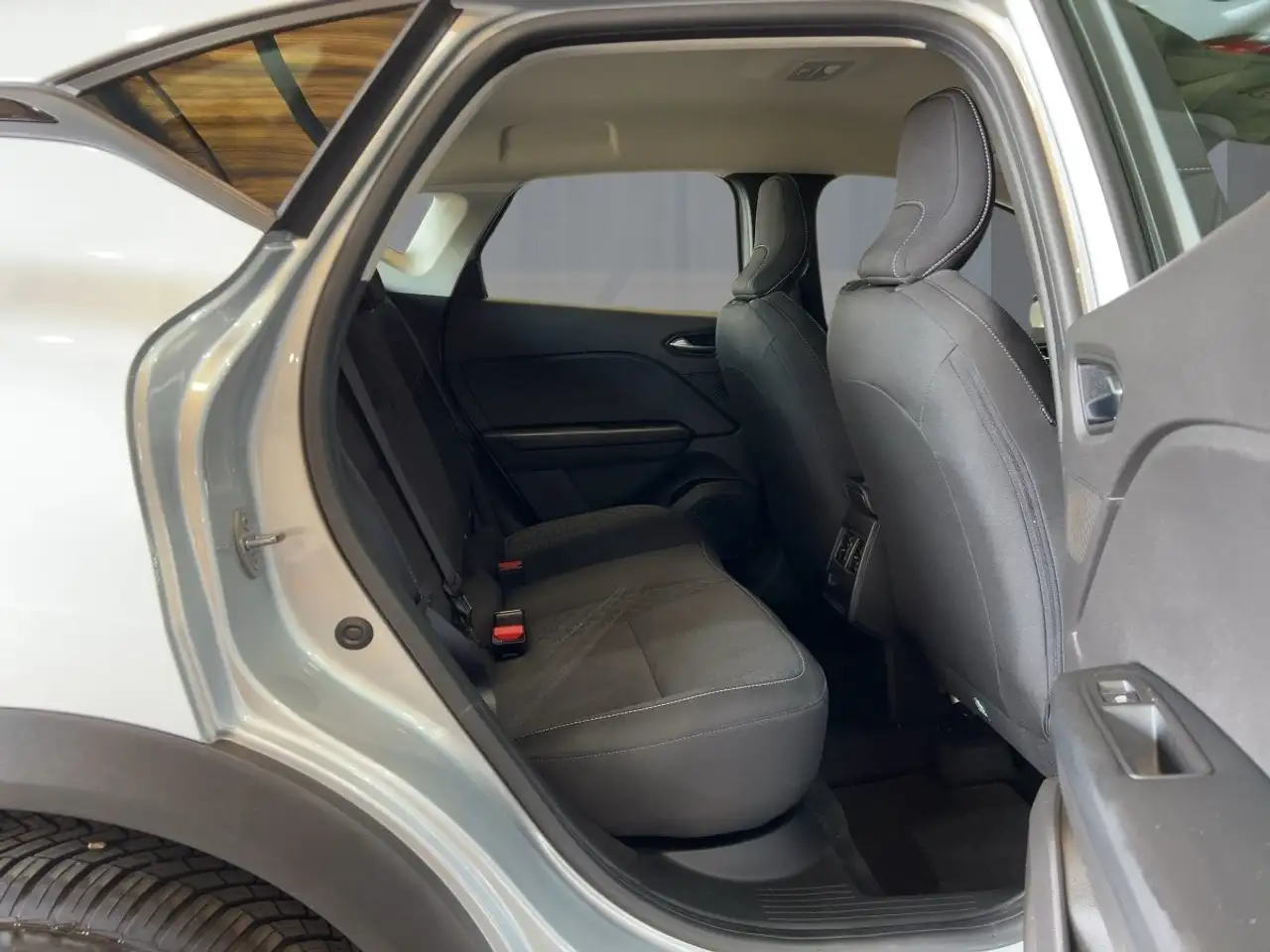 Renault Captur EQUILIBRE TCe 90 SITZHEIZUNG — معرض صور السيارة 9