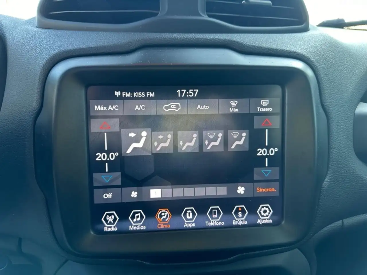 Jeep Renegade 1.5 MHEV 130 DDCT LIMITED FWD MIRROR LL17 RADA — Galería del vehículo 18