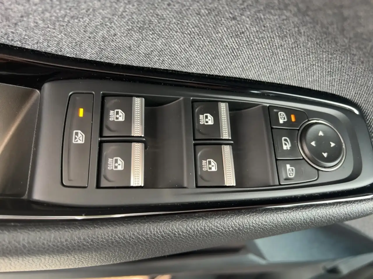 Renault Austral Evolution Mild Hybrid 160 Automatik SHZ BT — معرض صور السيارة 19