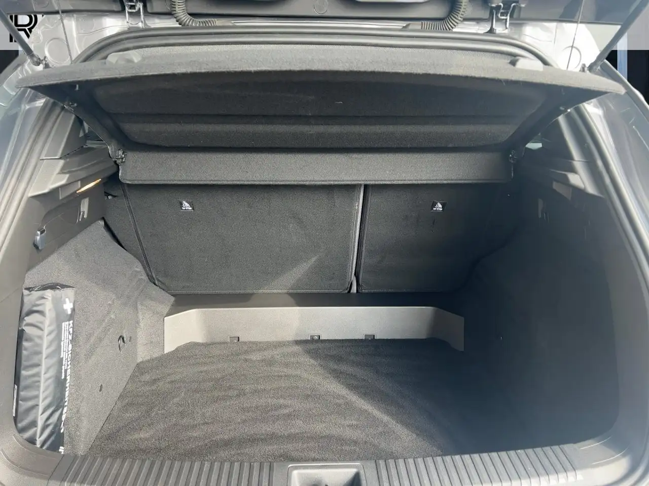 Renault Austral Evolution Mild Hybrid 160 Automatik SHZ BT — معرض صور السيارة 20