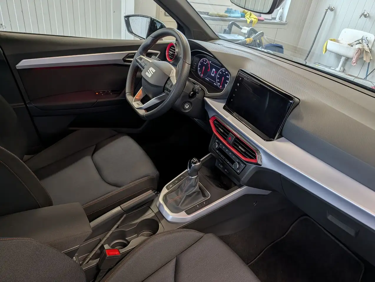SEAT Arona Arona 1.0 TSI FR NAV RFK LED ACC FLA SHZ DLB GJ... — Vehicle gallery 14
