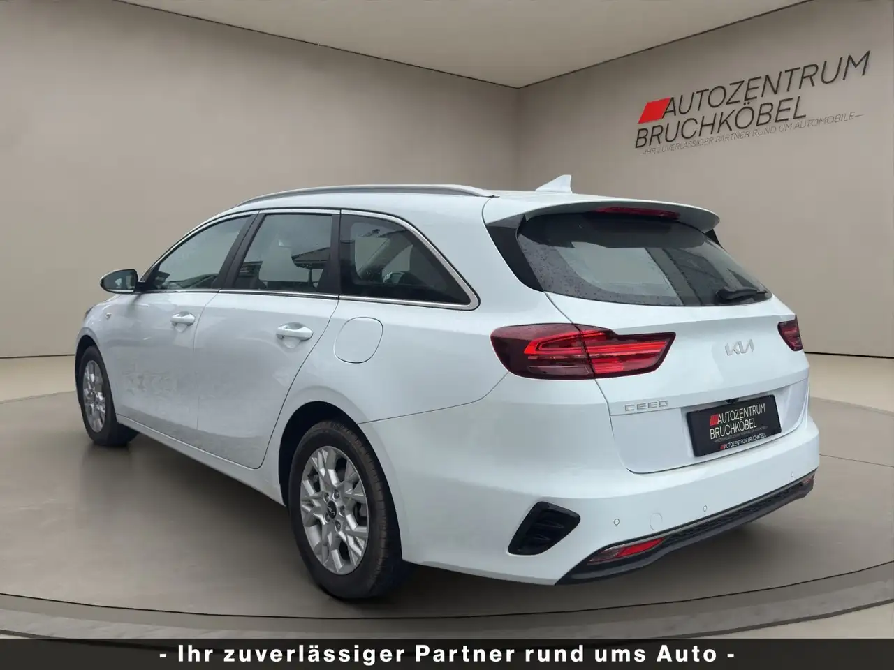 Kia Ceed / cee'd Ceed Vision TGDI |NAVI|1HAND|KAMERA|PDC|TEMP| — معرض صور السيارة 3