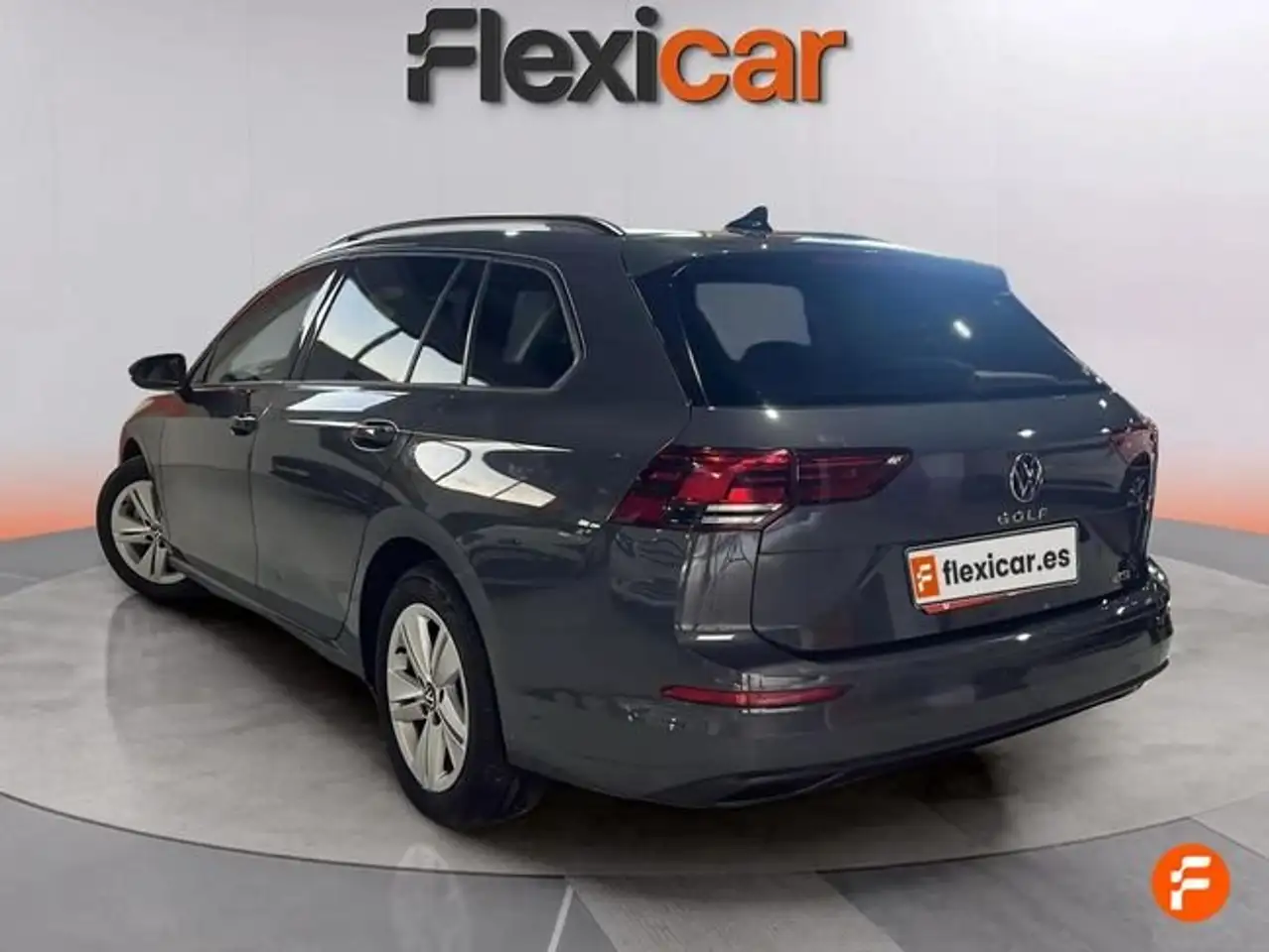 Volkswagen Golf Life 1.5 eTSI 96kW (130CV) DSG Variant — معرض صور السيارة 4