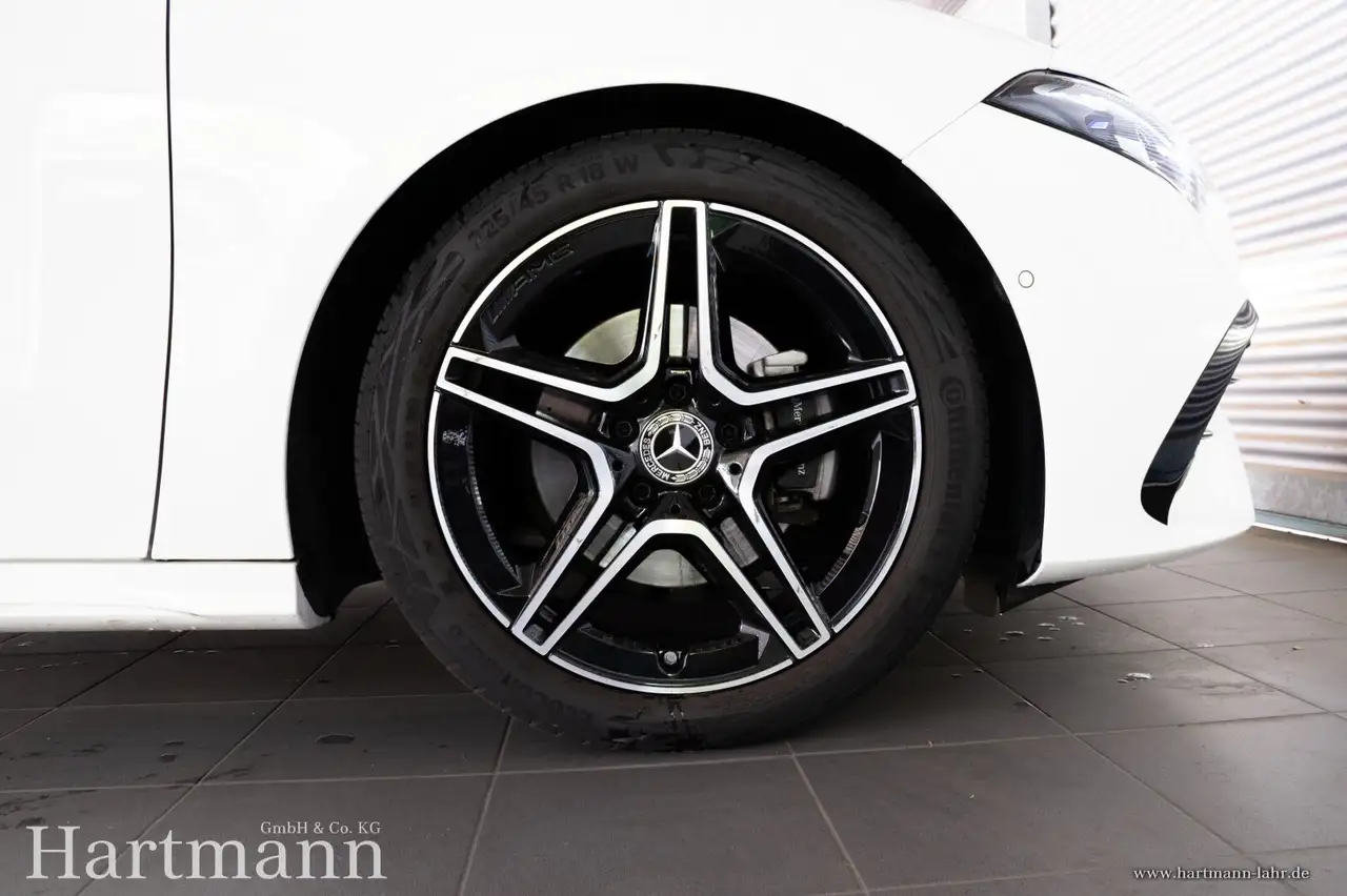 Mercedes-Benz A 200 A 200 AMG Night Multibeam KeylGo Totwinkel Styling — Vehicle gallery 6