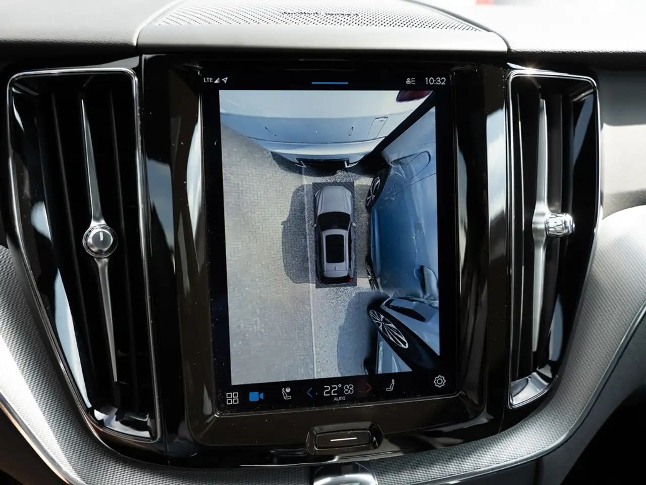Volvo XC60 B4 Plus Dark 2WD — Galería del vehículo 39
