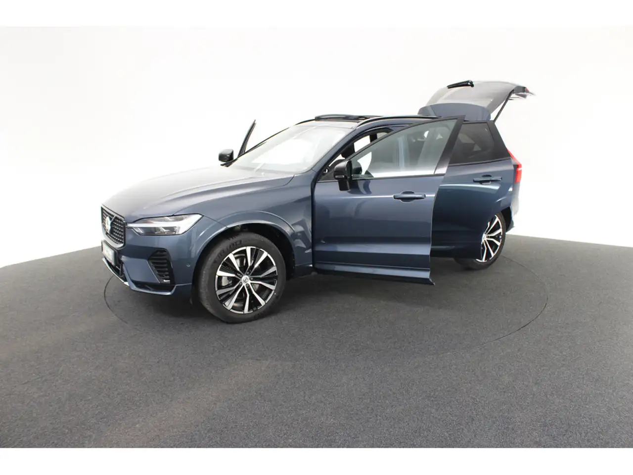 Volvo XC60 B4 Plus Dark 2WD — Galería del vehículo 25