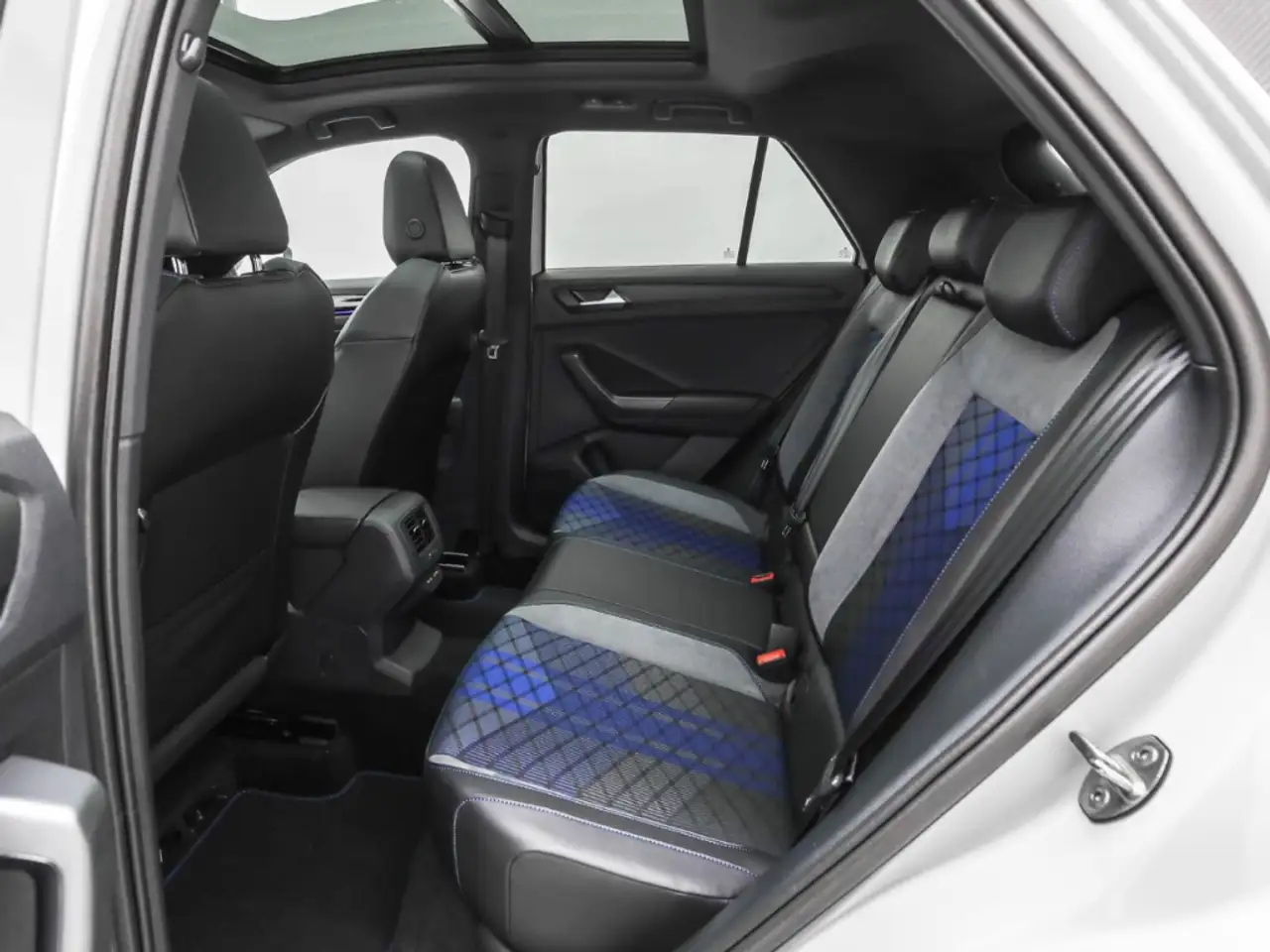 Volkswagen T-Roc R Black Style Pano Navi digCockpit beats — Vehicle gallery 12