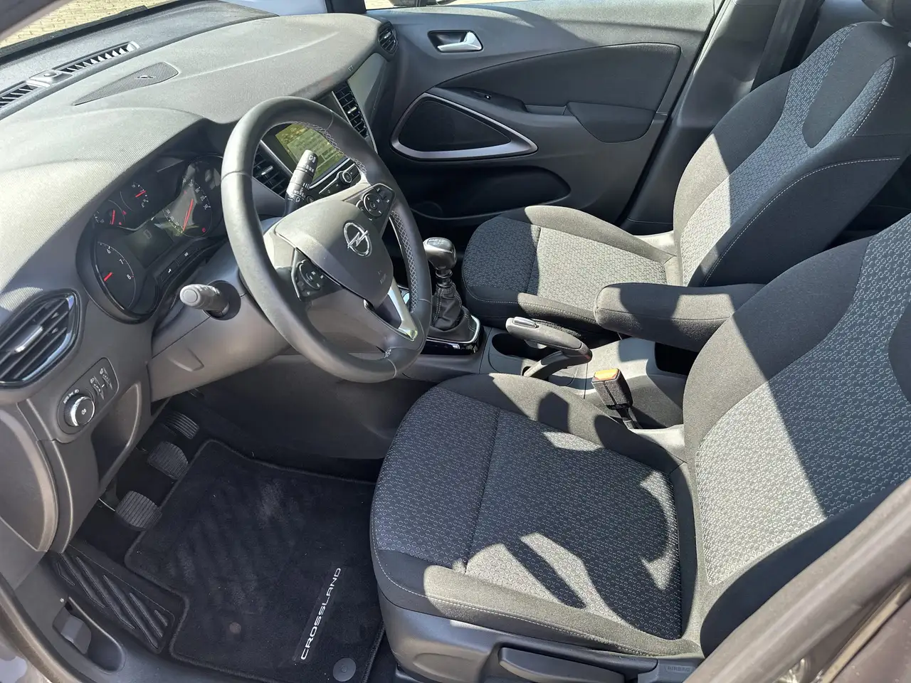 Opel Crossland 1.2 Turbo Enjoy LED+SHZ+Fernlichtass. — معرض صور السيارة 10