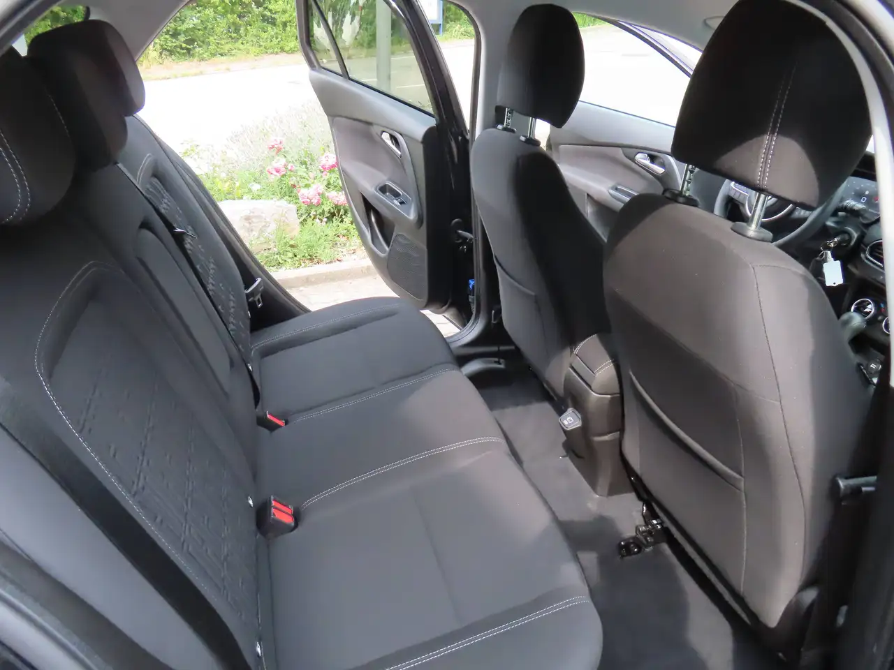 Fiat Tipo Cross Kombi Hybrid 1,5 GSE 96kW(130PS) Automatik — معرض صور السيارة 12