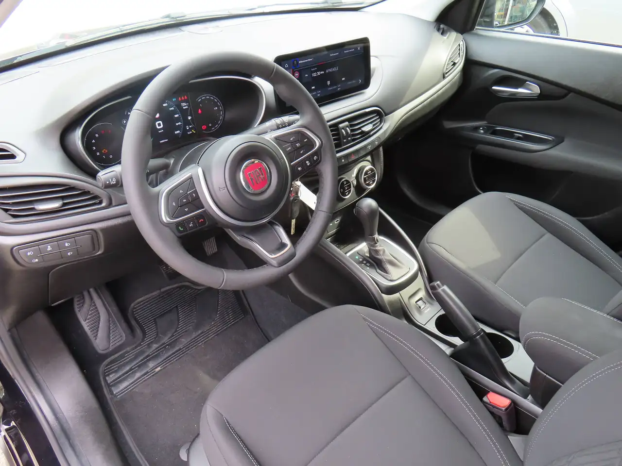 Fiat Tipo Cross Kombi Hybrid 1,5 GSE 96kW(130PS) Automatik — معرض صور السيارة 9