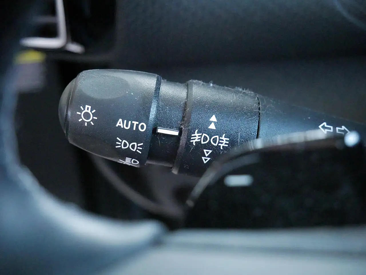 Citroen C4 PureTech 130 Max SHZ NAVI ACC HUD LED 360° — Vehicle gallery 14