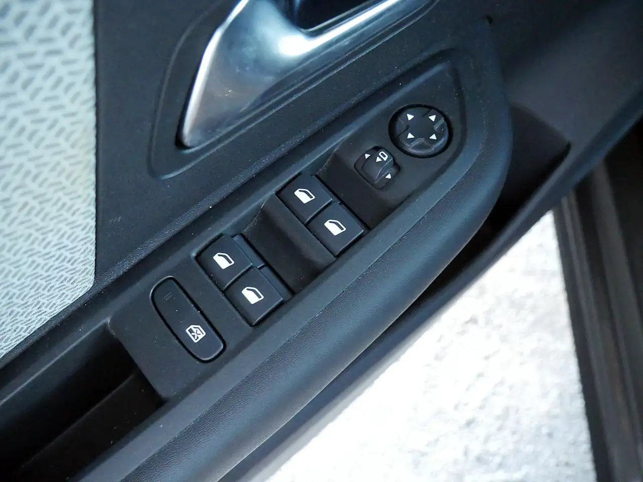 Citroen C4 PureTech 130 Max SHZ NAVI ACC HUD LED 360° — Vehicle gallery 7
