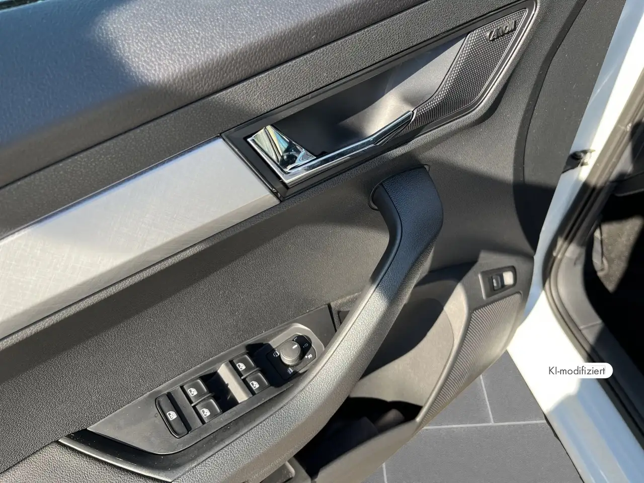 Skoda Karoq 1.5 TSI DSG Drive AHK+ACC+CANTON+Navi+App+ — معرض صور السيارة 13