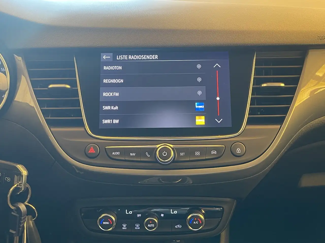Opel Crossland 1.2 Turbo Elegance LED+Navi+Kamera — Vehicle gallery 16