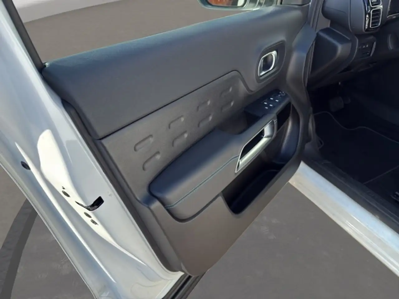 Citroen C5 Aircross Max NAVI KAMERA PDC LED SHZ DAB ALLWETTER — معرض صور السيارة 14