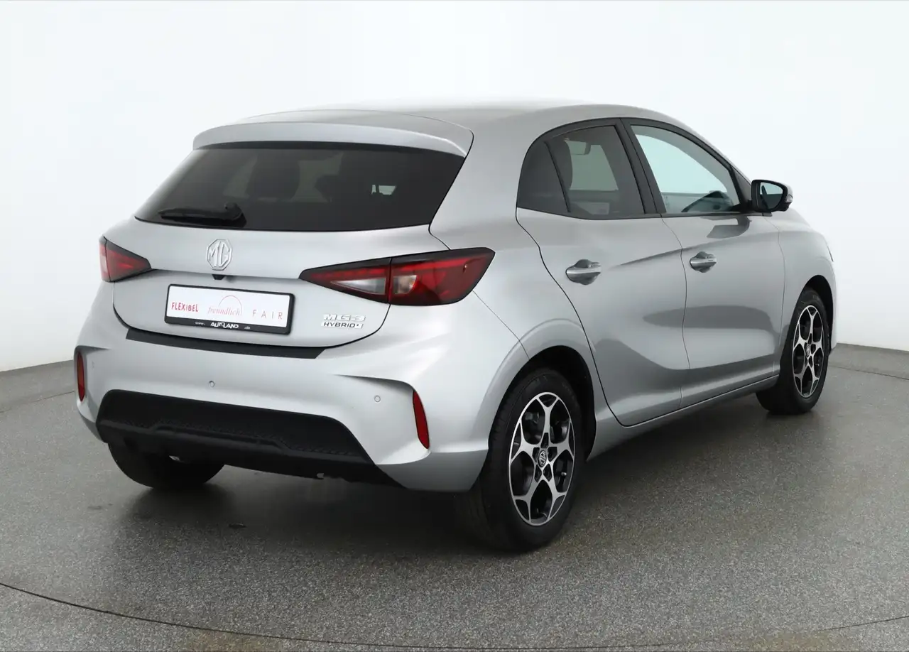 MG MG3 1.5 Hybrid Luxury Aut. LED ACC Navi Kamera — Vehicle gallery 5