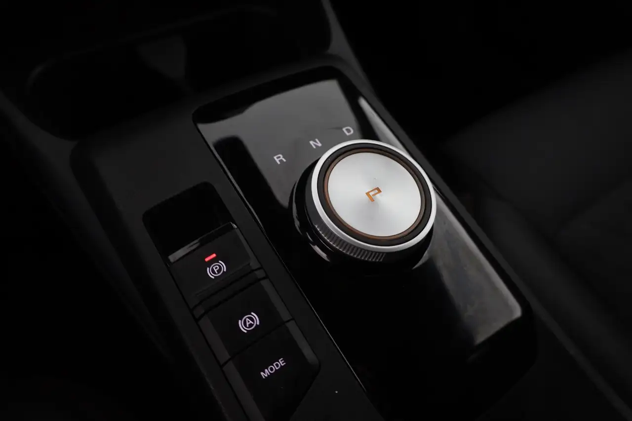 MG MG3 1.5 Hybrid Luxury Aut. LED ACC Navi Kamera — Vehicle gallery 14