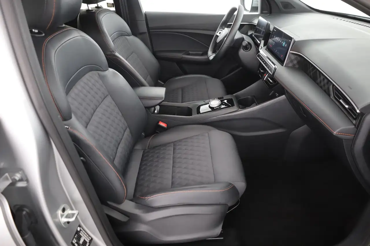 MG MG3 1.5 Hybrid Luxury Aut. LED ACC Navi Kamera — Vehicle gallery 24