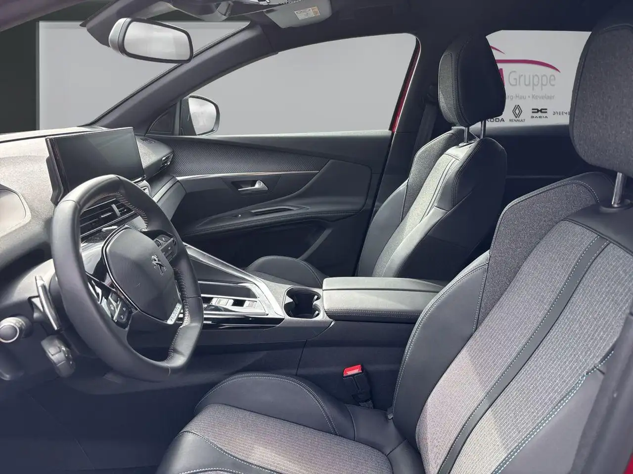 Peugeot 3008 Allure Pack PureTech 130 EAT8 — Galería del vehículo 9