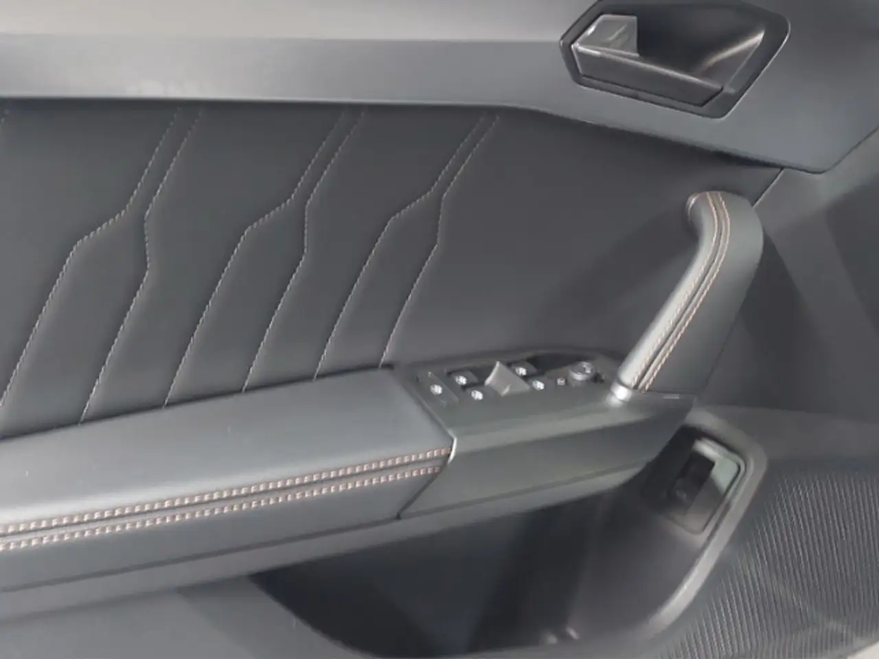 CUPRA Formentor 1.5 TSI LED+NAV+PARKLENK+FULL LINK+ACC — معرض صور السيارة 15