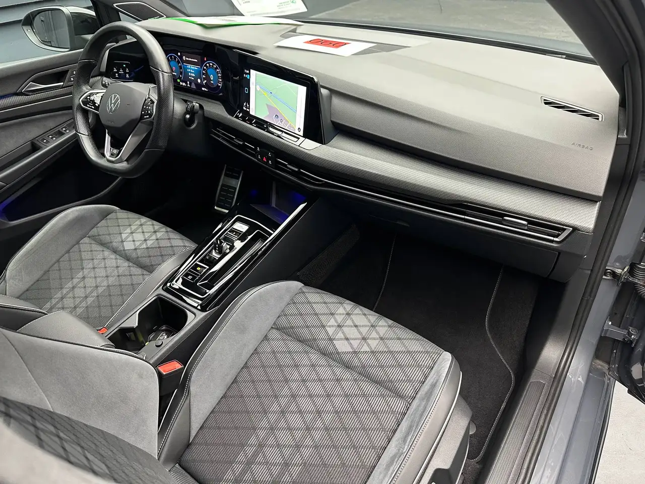 Volkswagen Golf Lim. 1.5 eTSI R-Line/Black Style*18Zoll*H&K*Matrix*Kamera* — معرض صور السيارة 11