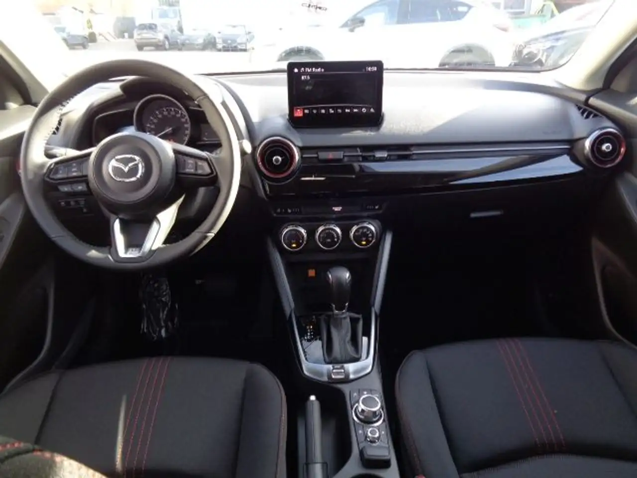 Mazda 2 1.5L 90PS HOMURA Automatik — Galería del vehículo 7