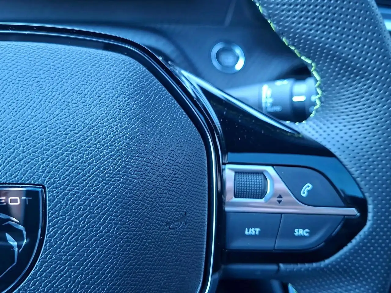 Peugeot 208 GT Puretech 100 Kamera Sitzheizung — Vehicle gallery 17