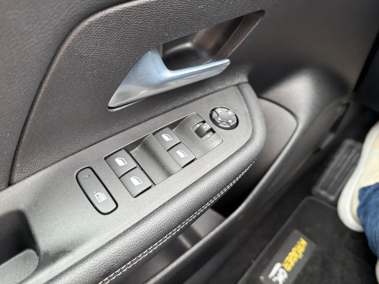 Opel Mokka Ultimate 1.2 Turbo Leder+Kamera+Carplay — Vehicle gallery 10