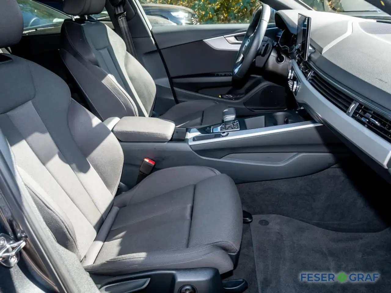 Audi A4 Avant 35TFSI S line/LED/RFK/AHK/Navi+ — معرض صور السيارة 6