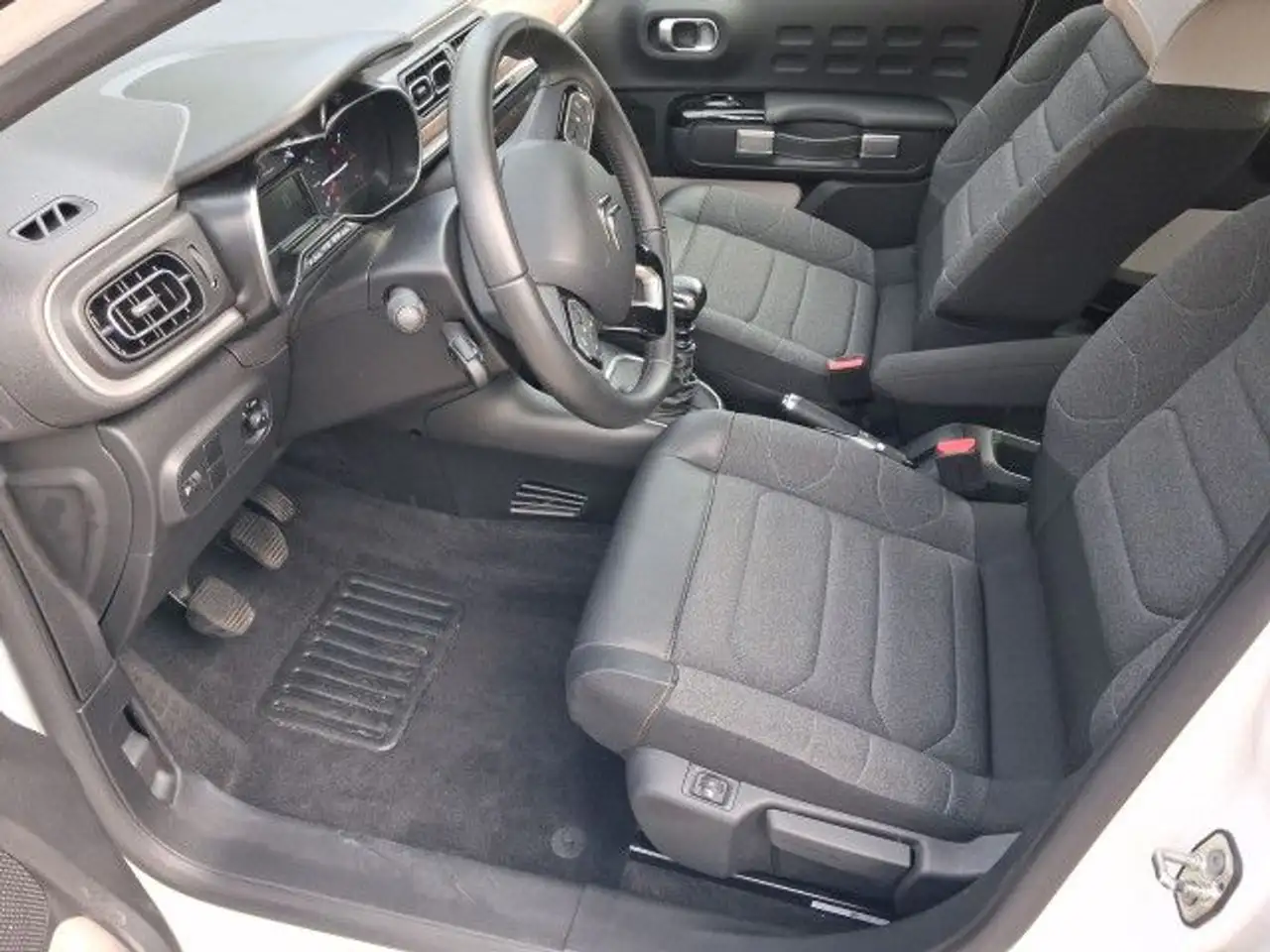 Citroen C35 C3 PT 110 PLUS CarPlay LED Bluetooth Klima — معرض صور السيارة 16