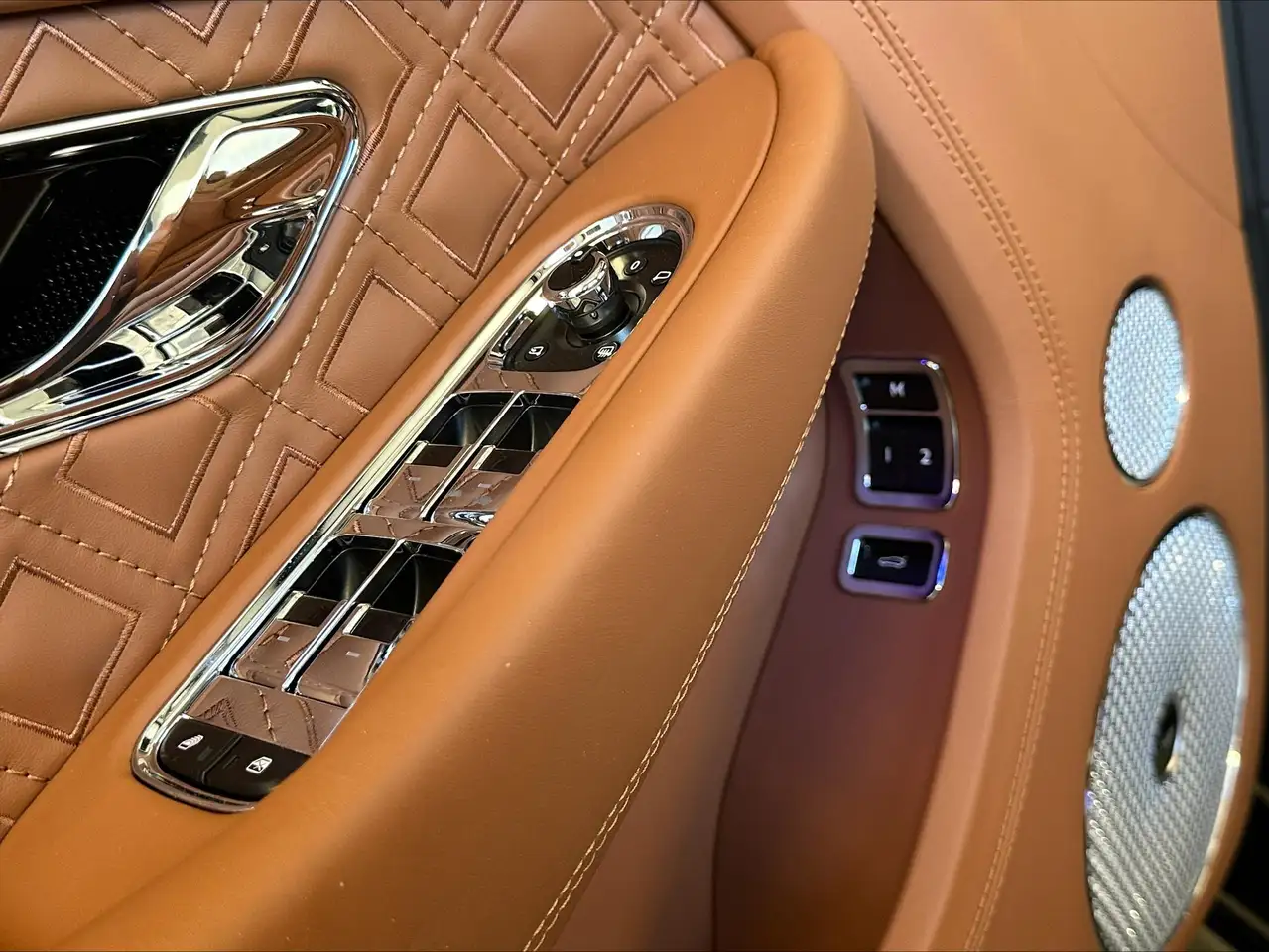 Bentley Continental GTC Speed W12 Naim+CarbonCeramic+Night+22+MidnightE... — Vehicle gallery 17