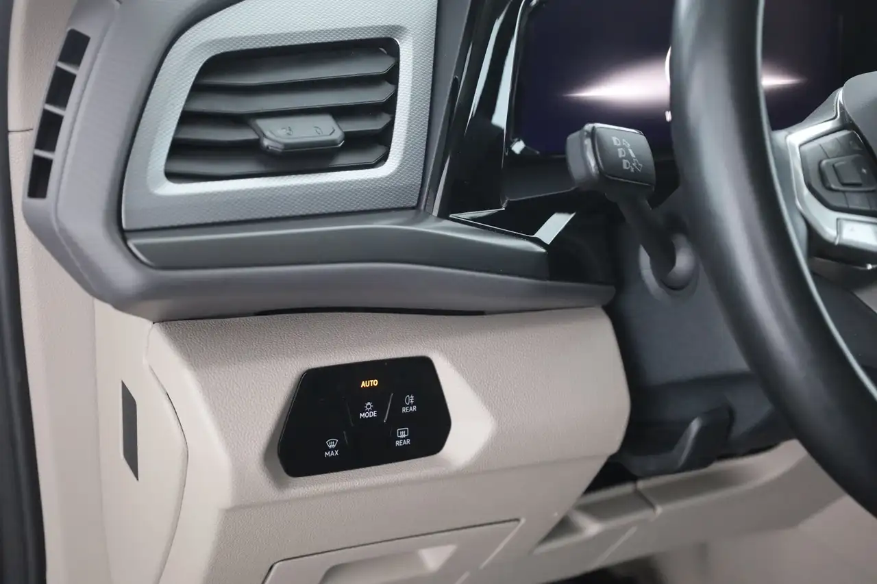 Volkswagen T7 Multivan 2.0 TSI DSG lang LED Navi 7-Sitzer — Vehicle gallery 21