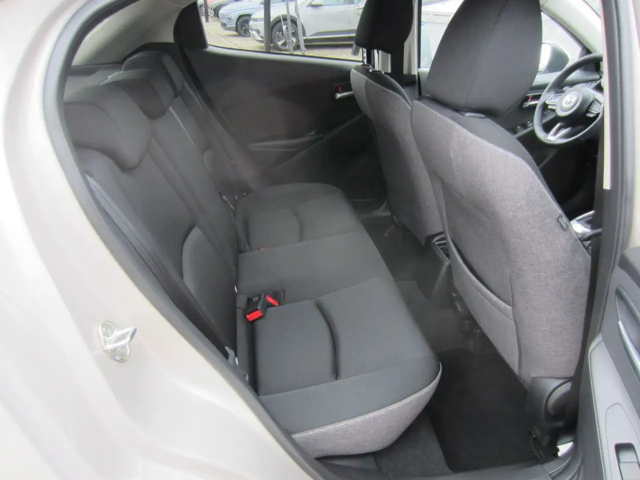 Mazda 2 Exclusive-Line * 1.Hand*MwSt.*6 Jahre Garantie — Galerie du véhicule 12