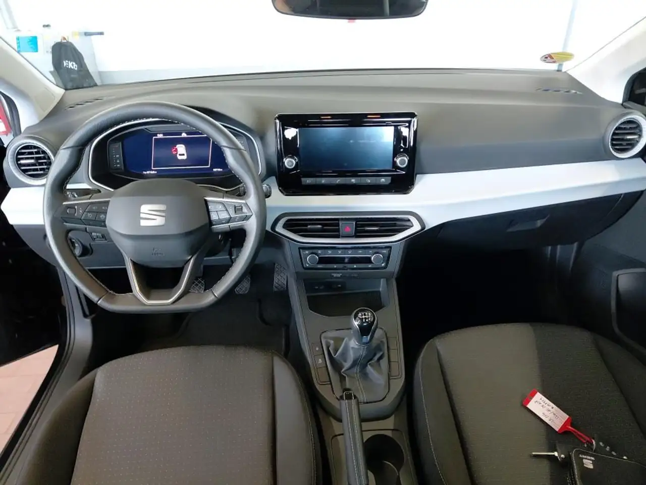 SEAT Ibiza 1.0 TSI Style TEMPOMAT+APP-CONNECT+PDC+SHZ — معرض صور السيارة 5
