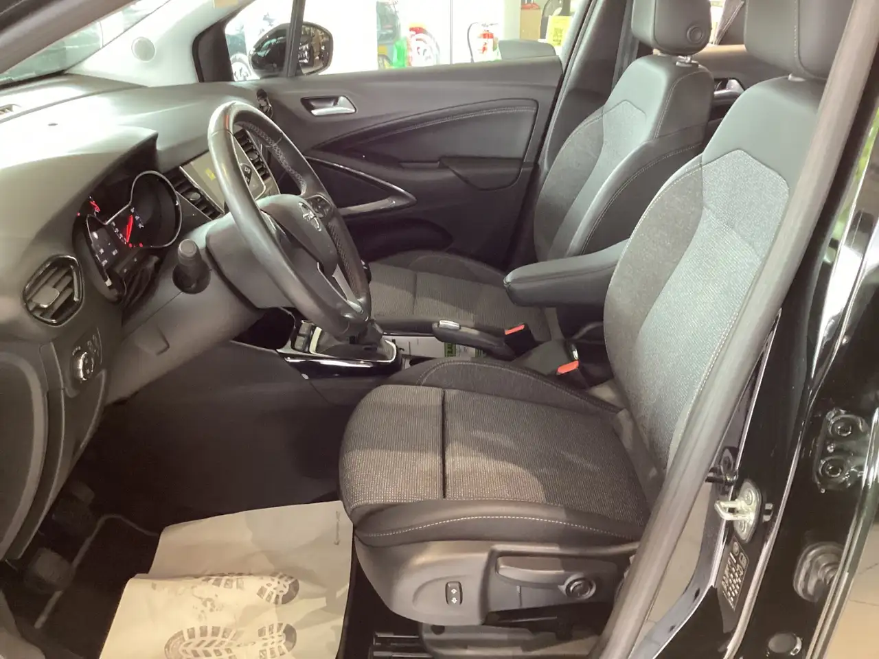 Opel Crossland 1,2 Turbo ELEGANCE PAKET LED+Navi+SHZ — Galería del vehículo 11