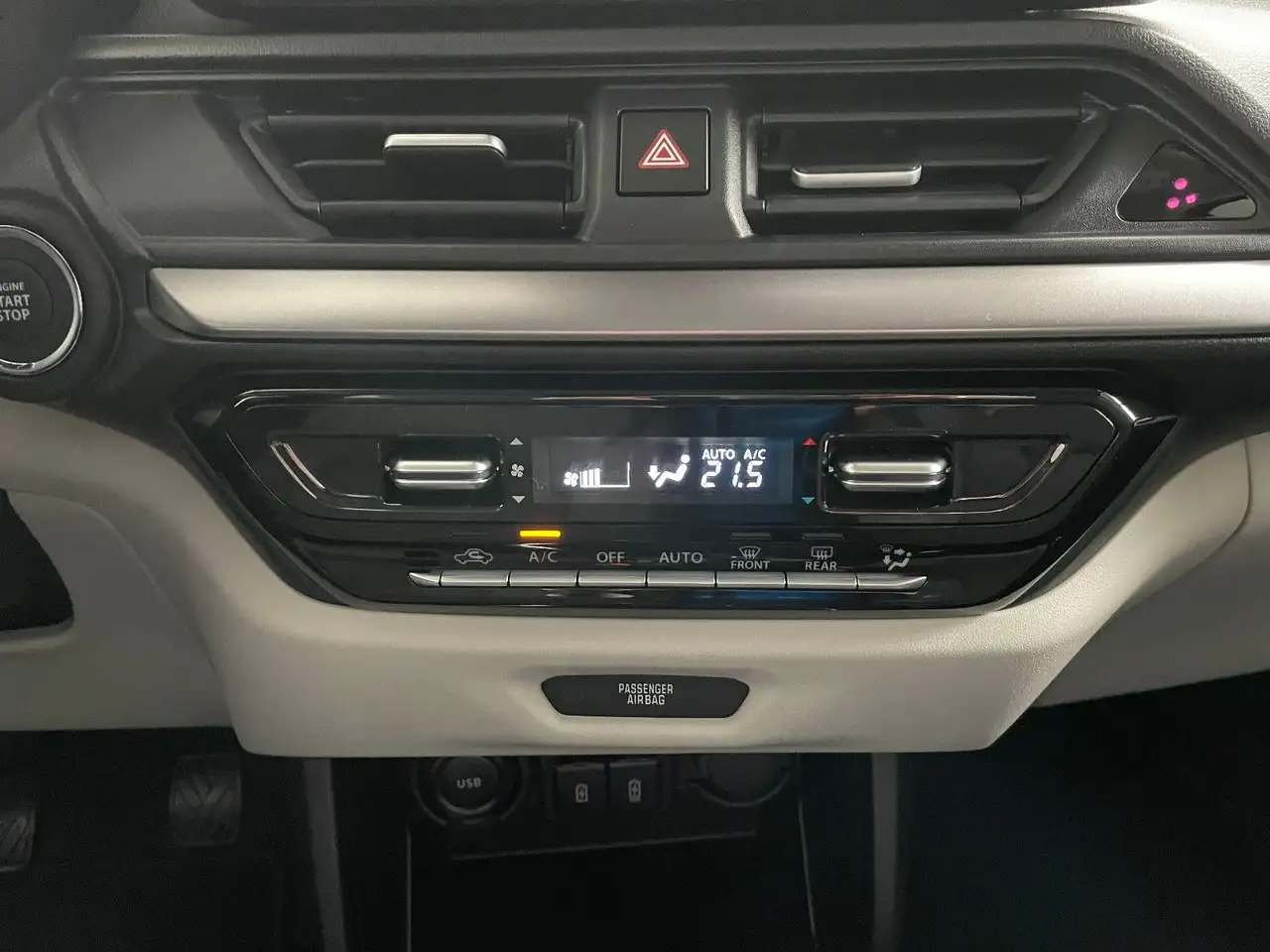 Suzuki Swift 1.2 DUALJET HYBRID Comfort+ — معرض صور السيارة 17