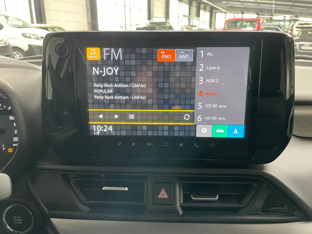 Suzuki Swift 1.2 DUALJET HYBRID Comfort+ — معرض صور السيارة 18