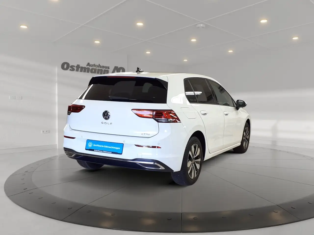 Volkswagen Golf VIII 1.0 eTSI Move LED*Sitzh*App-Connect* — معرض صور السيارة 5