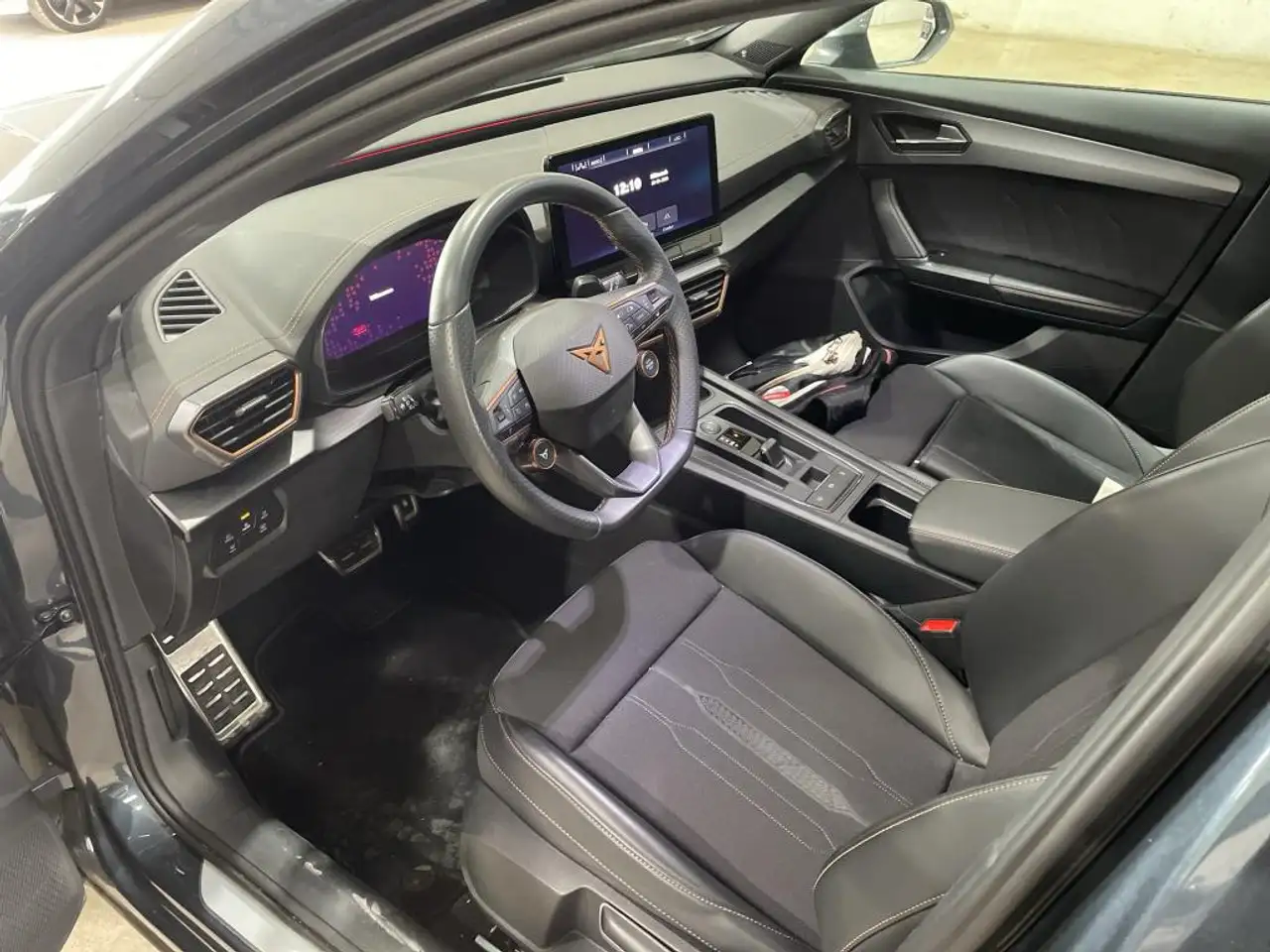 CUPRA Formentor 2.0 TSI VZ 4Drive NAVI AHK ACC LED — Galería del vehículo 7